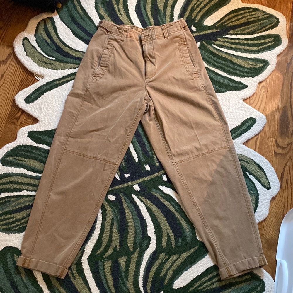 High waisted khaki pants - size M - old navy